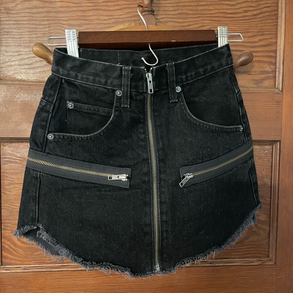 carmar skirt - Picture 1 of 4